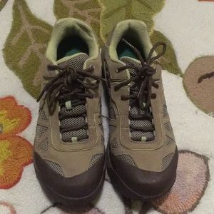 New without tags patagonia hiking shoes